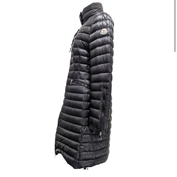 Moncler Blue Puffer Jacket with Insulation and Quilted Design - Picture 2 of 10